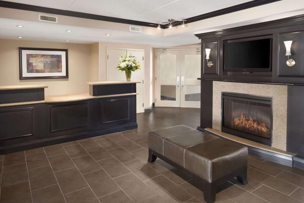 Days Inn by Wyndham Brantford Pet Policy