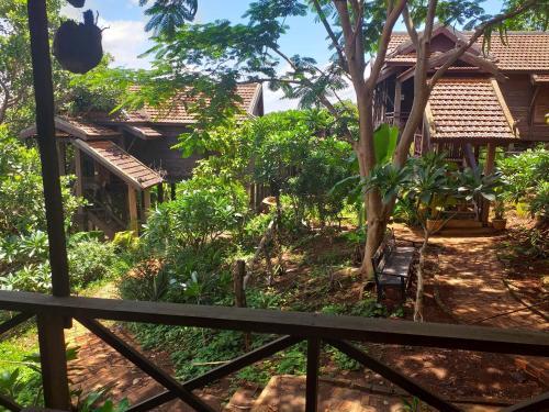 Pet Friendly Nature House Eco-Lodge& Trekking