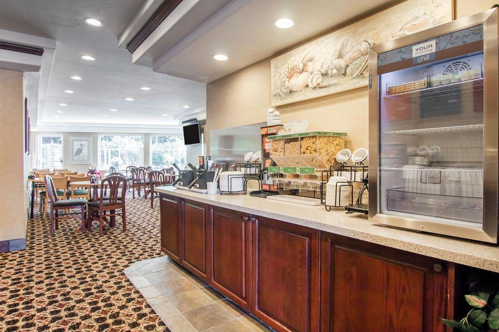 Comfort Inn Suites Lincoln City Pet Policy
