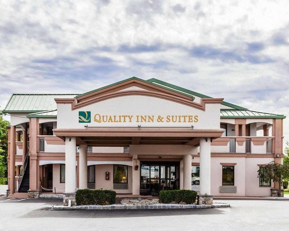 Pet Friendly Quality Inn & Suites Quakertown - Allentown