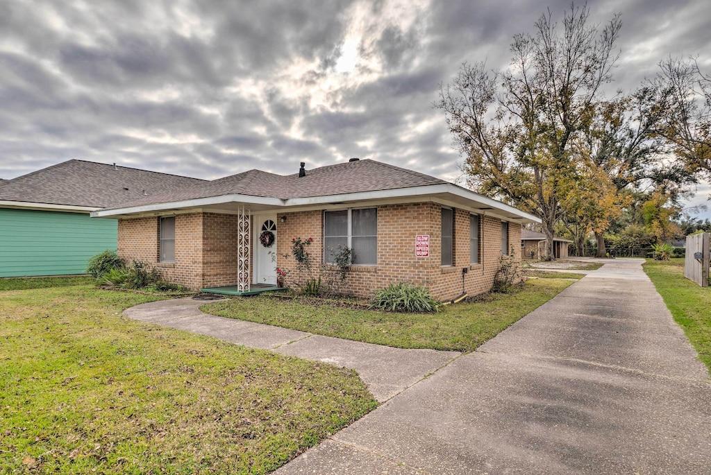 Cozy Lake Charles Apartment Near Casinos Pet Policy