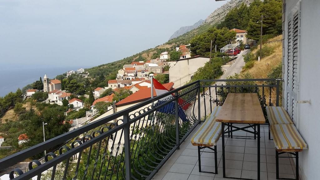 Pet Friendly 3BR Apartment with Balcony & Sea View (A-2805-B)
