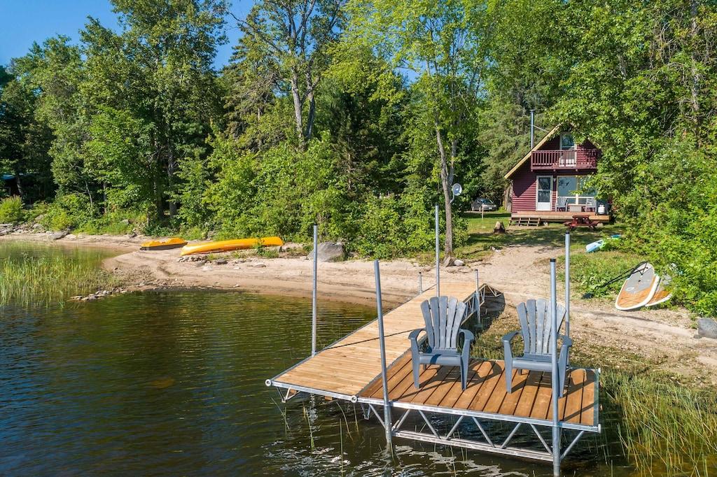 Beachfront Cottage on the Ottawa River Pet Policy