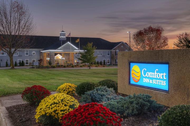Pet Friendly Comfort Inn & Suites and Conference Center