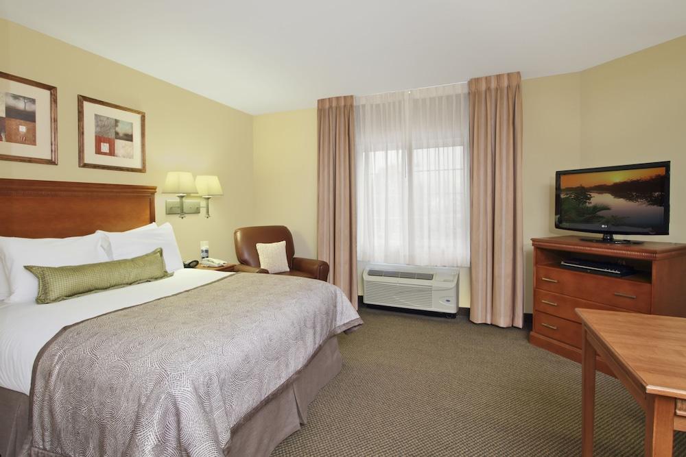 Pet Friendly Candlewood Suites Norfolk Airport an IHG Hotel