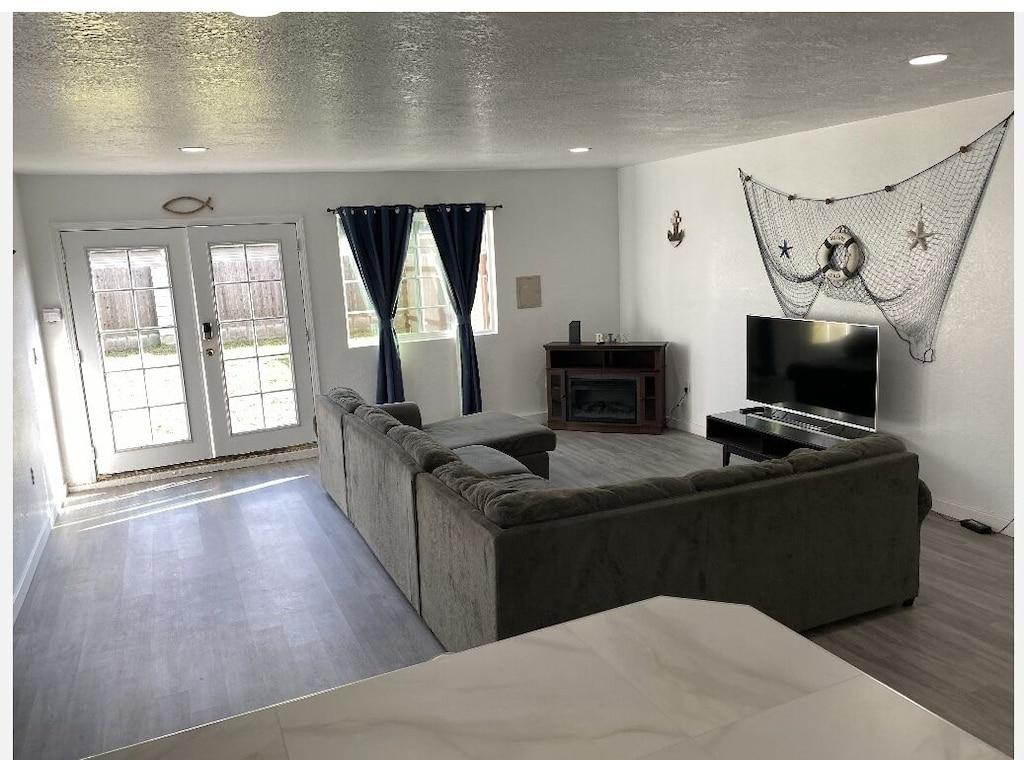 Casita Blocks from Downtown Chula Vista Pet Policy