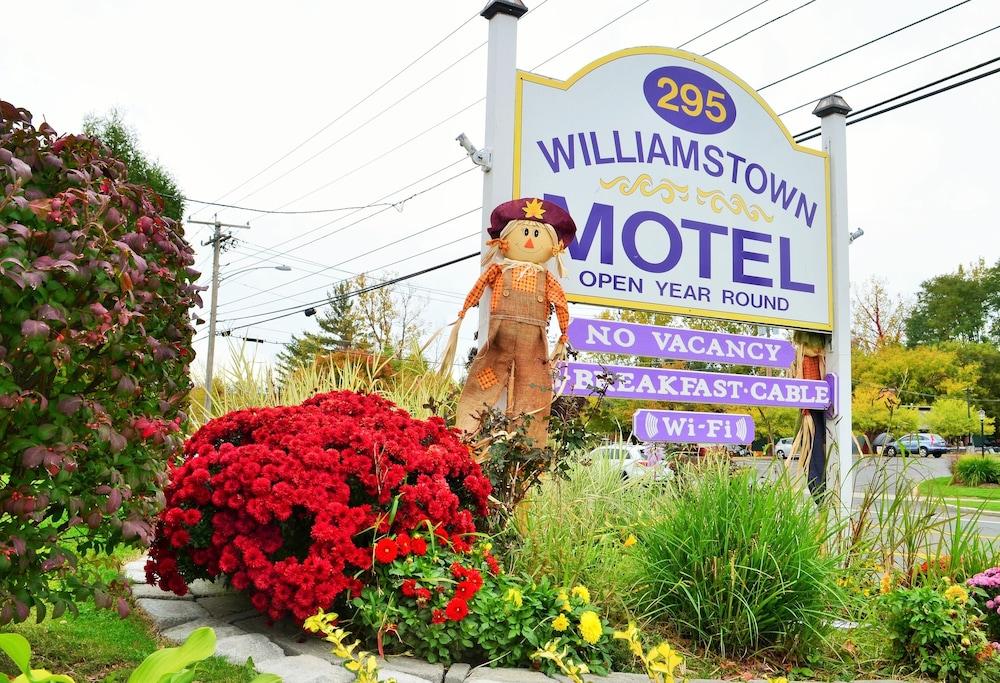 Pet Friendly Williamstown Motel