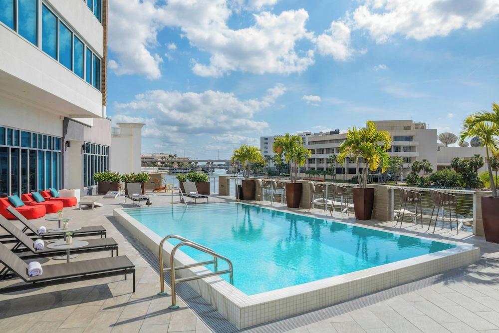 Pet Friendly Aloft Tampa Downtown