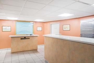 Howard johnson by wyndham closest to the falls and casino niagara falls Howard johnson by wyndham closest to the falls and casino niagara falls