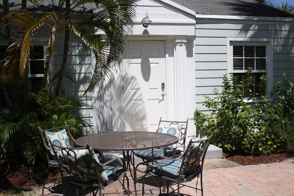 Downtown Delray Cottage Pet Policy