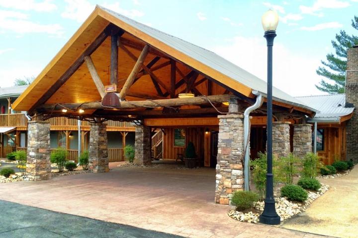 Pet Friendly The Smokehouse Lodge and Cabins