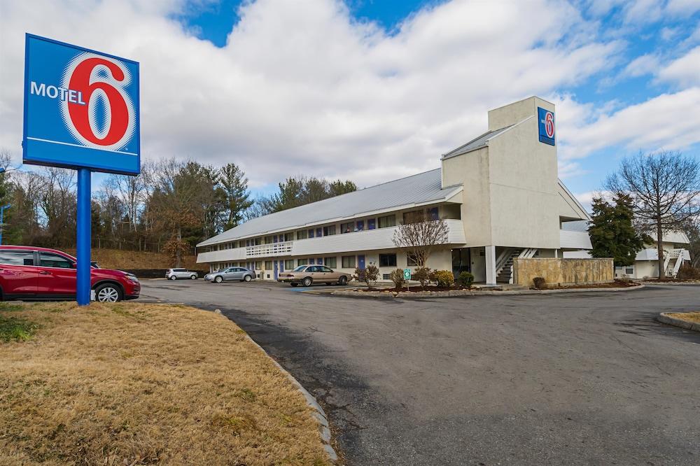 Pet Friendly Motel 6 Knoxville TN - North