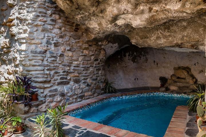 Pet Friendly Romantic Holiday Home with Solar Heated Cave Pool