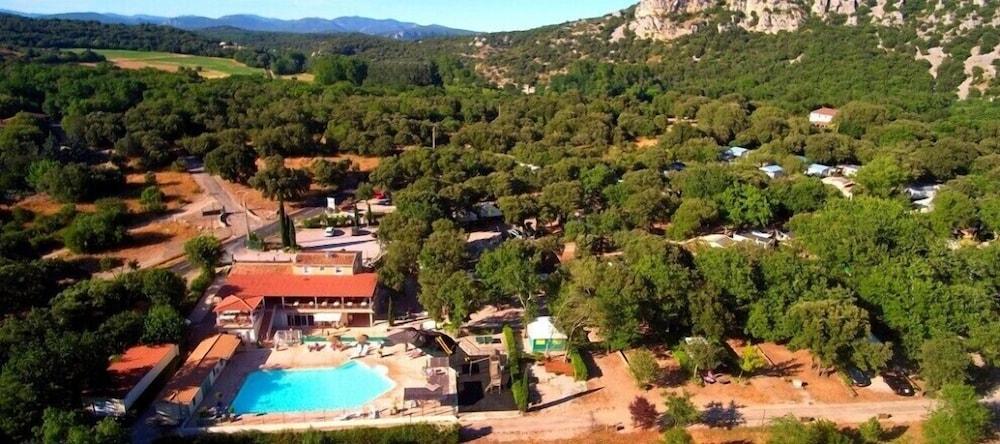 Pet Friendly Camping Le Val d'Herault