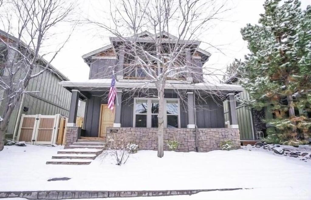 Immaculate Westside Home in the of Bend Pet Policy