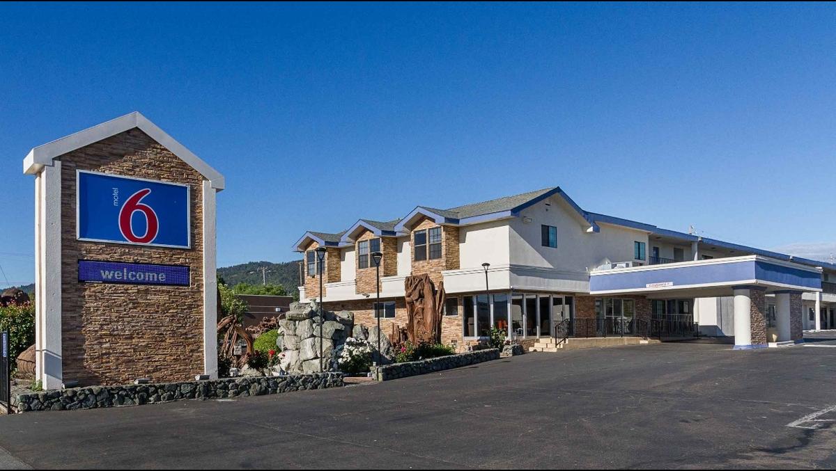 Motel 6 Ukiah North Pet Policy