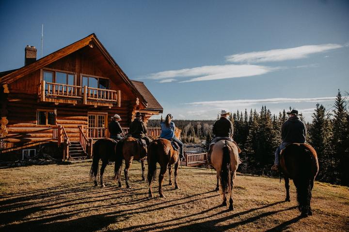 Pet Friendly Big Creek Lodge - Working Guest Ranch