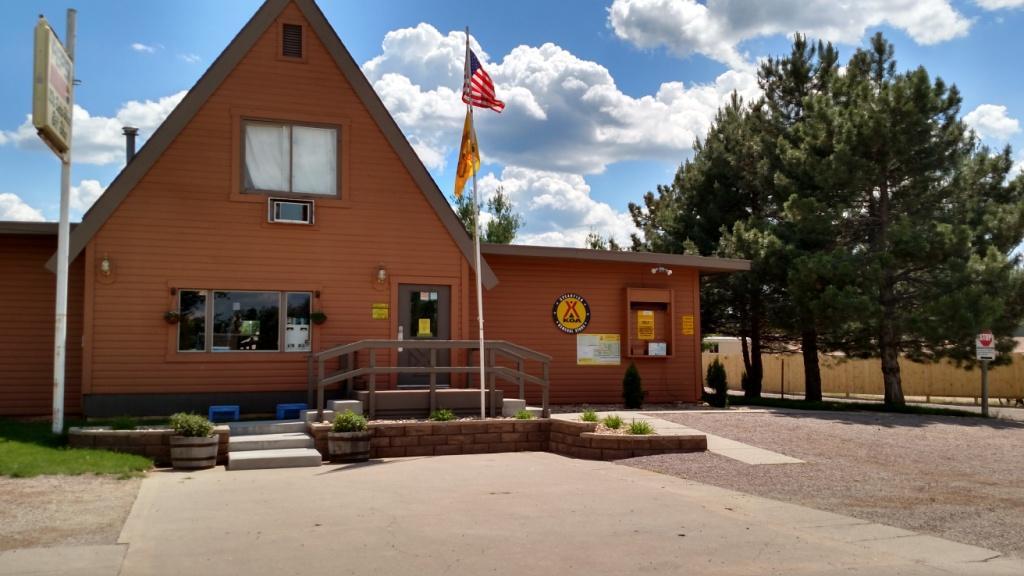 Pet Friendly Hotels In Spearfish Sd Bringfido Our hotel is conveniently located near downtown restaurants and entertainment. pet friendly hotels in spearfish sd