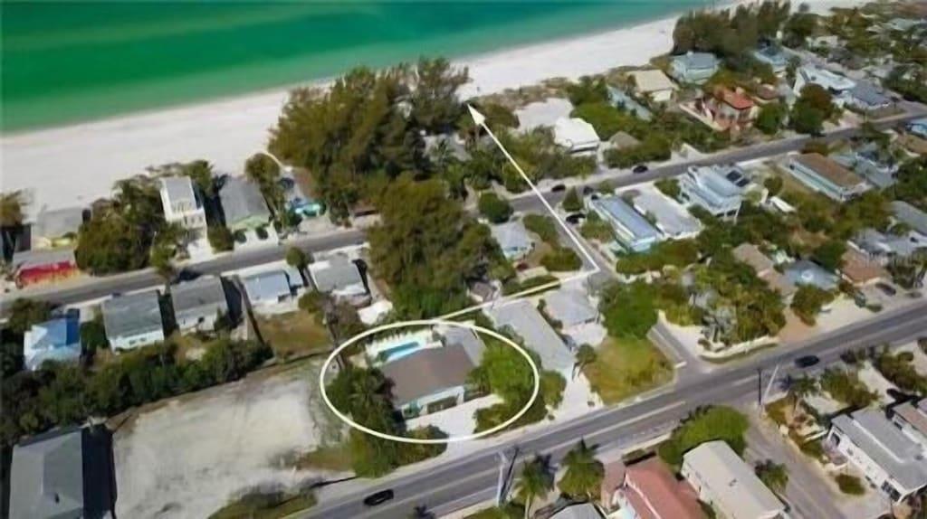 Holmes Beach Trio A Pet Policy