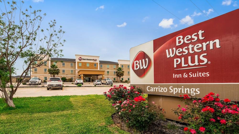 Pet Friendly Best Western Plus Carrizo Springs Inn & Suites