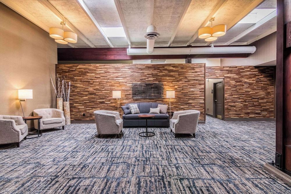 Pet Friendly Comfort Inn Plymouth - Minneapolis