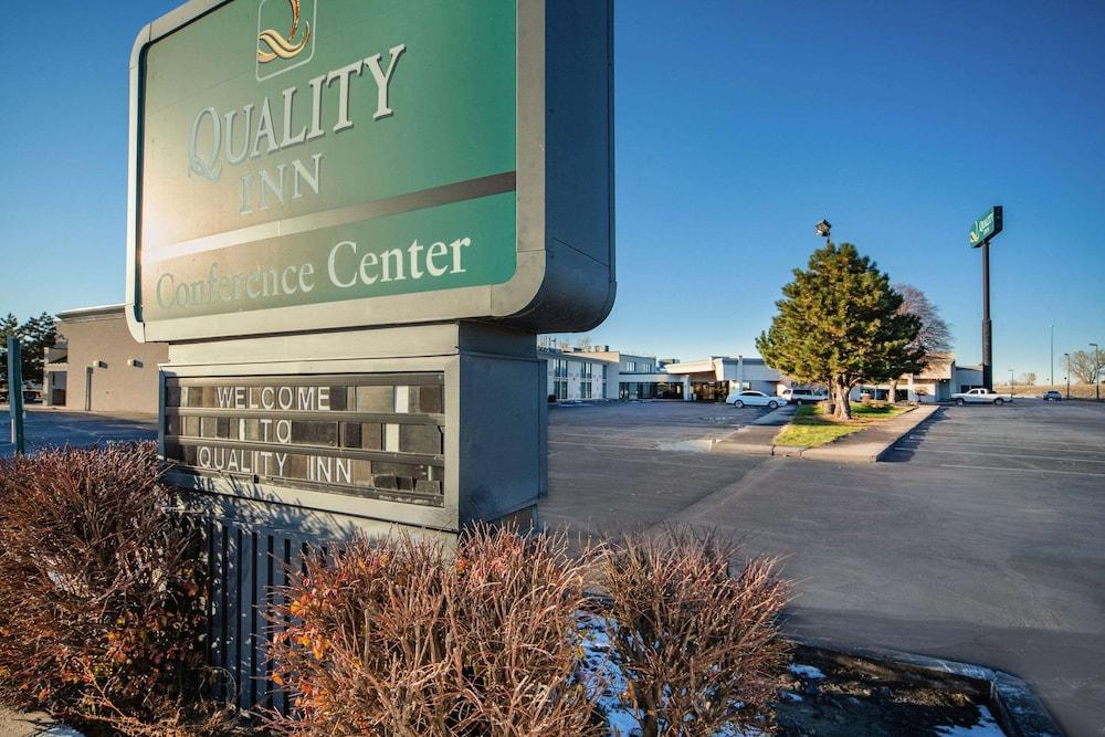 Pet Friendly Quality Inn and Conference Center I-80 Grand Island