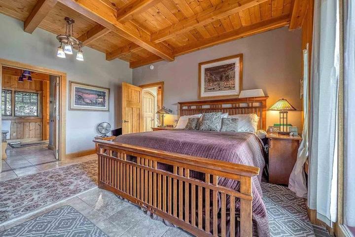 Pet Friendly Gorgeous Timber Frame Home