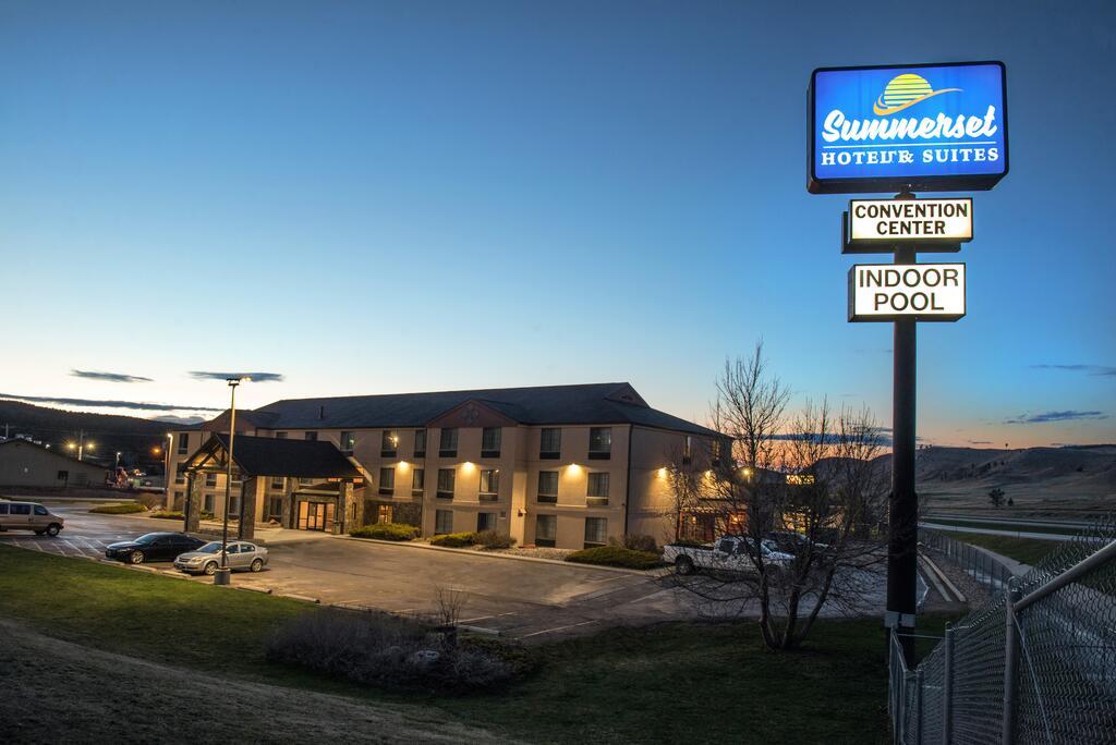 Summerset Hotel And Suites Rapid City West Pet Policy How many hotels that welcome pets will i find in rapid city? bring fido