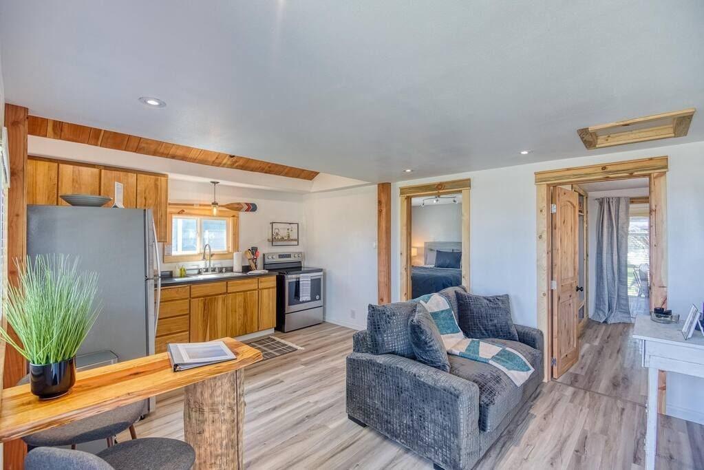 Lakeside House Near Ten Mile Lake & Oregon Dunes Pet Policy