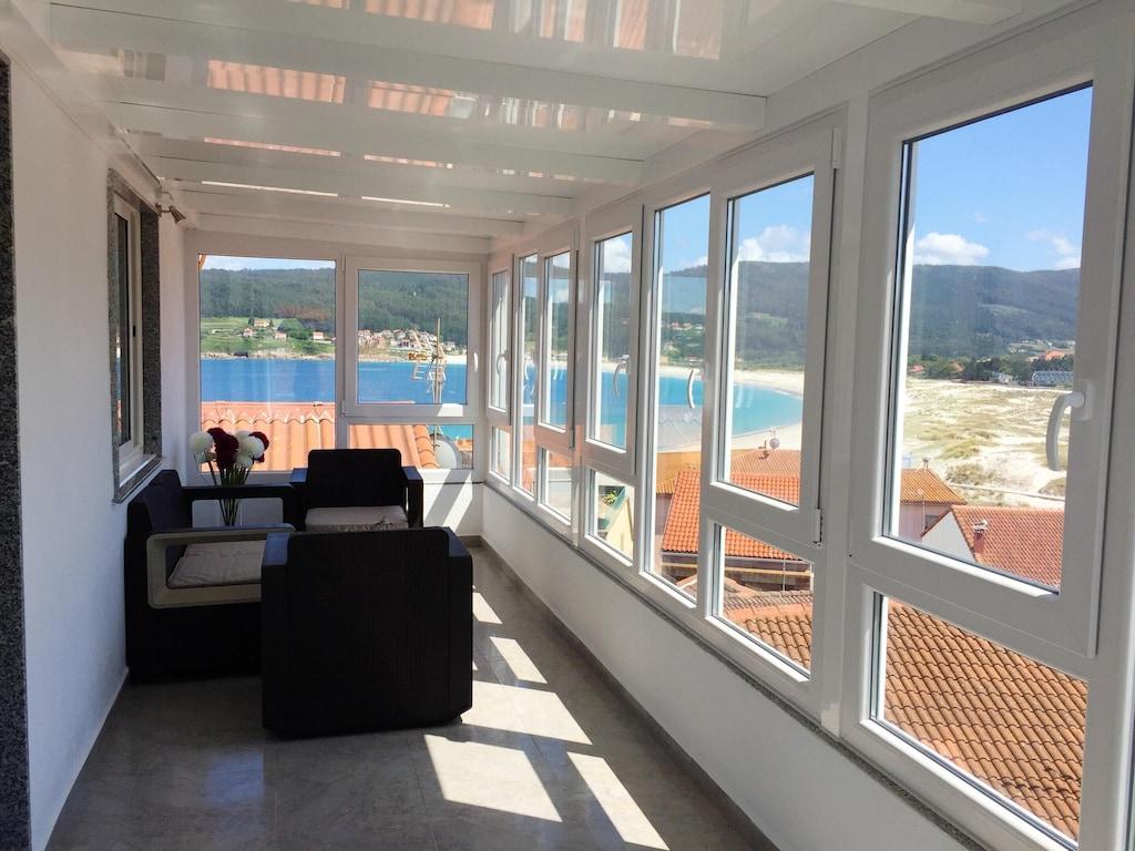 Pet Friendly Apartment with Sea View Near the Beach