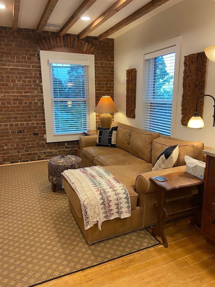 Pet Friendly Apartment in Early 1800's Brick Farmhouse