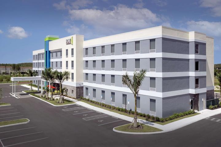 Pet Friendly Home2 Suites by Hilton Fort Myers Airport