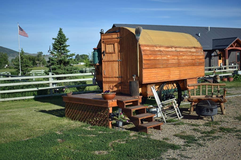 Sheridan Airbnb Rentals Pet Policy