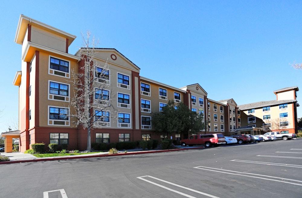 Pet Friendly Extended Stay America Suites Los Angeles Burbank Airport