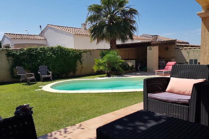 Pet Friendly 2/1 Villa with Swimming Pool