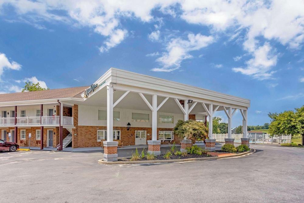 Pet Friendly Mill Stream Country Inn