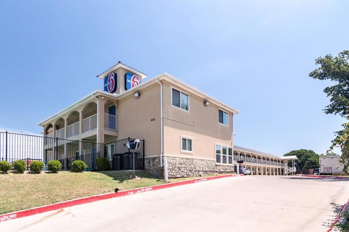 Pet Friendly Motel 6 Azle, TX