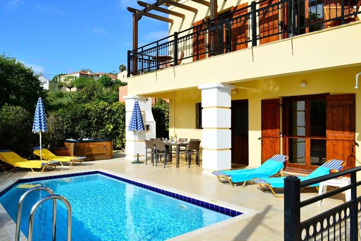 Pet Friendly 3-Bedroom Villa with Private Pool