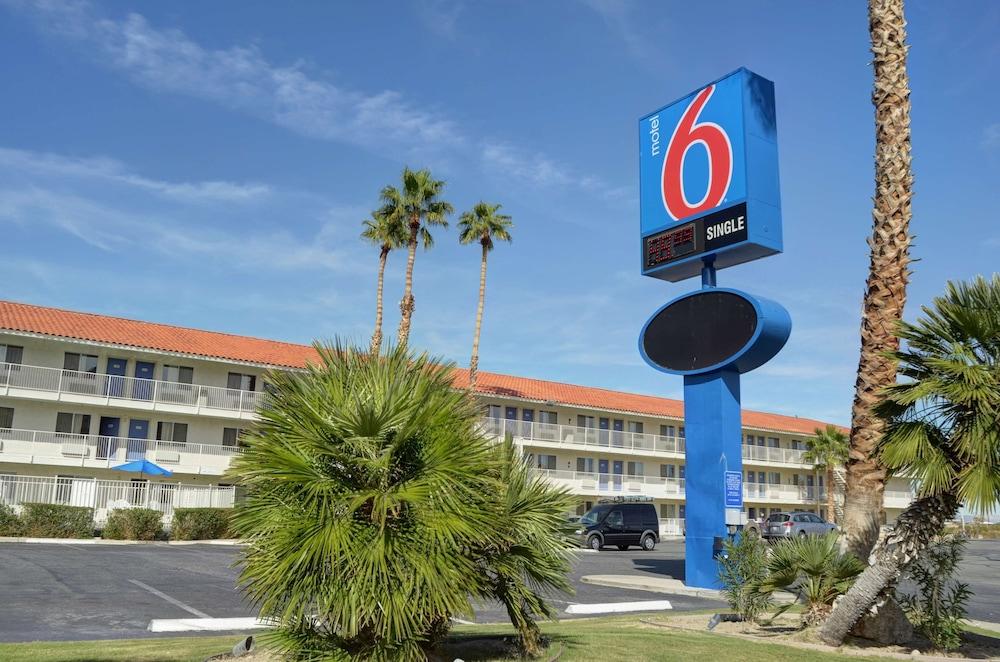 Pet Friendly Motel 6 Twentynine Palms CA