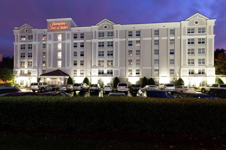 Pet Friendly Hampton Inn & Suites Raleigh/Cary I-40 (PNC Arena)