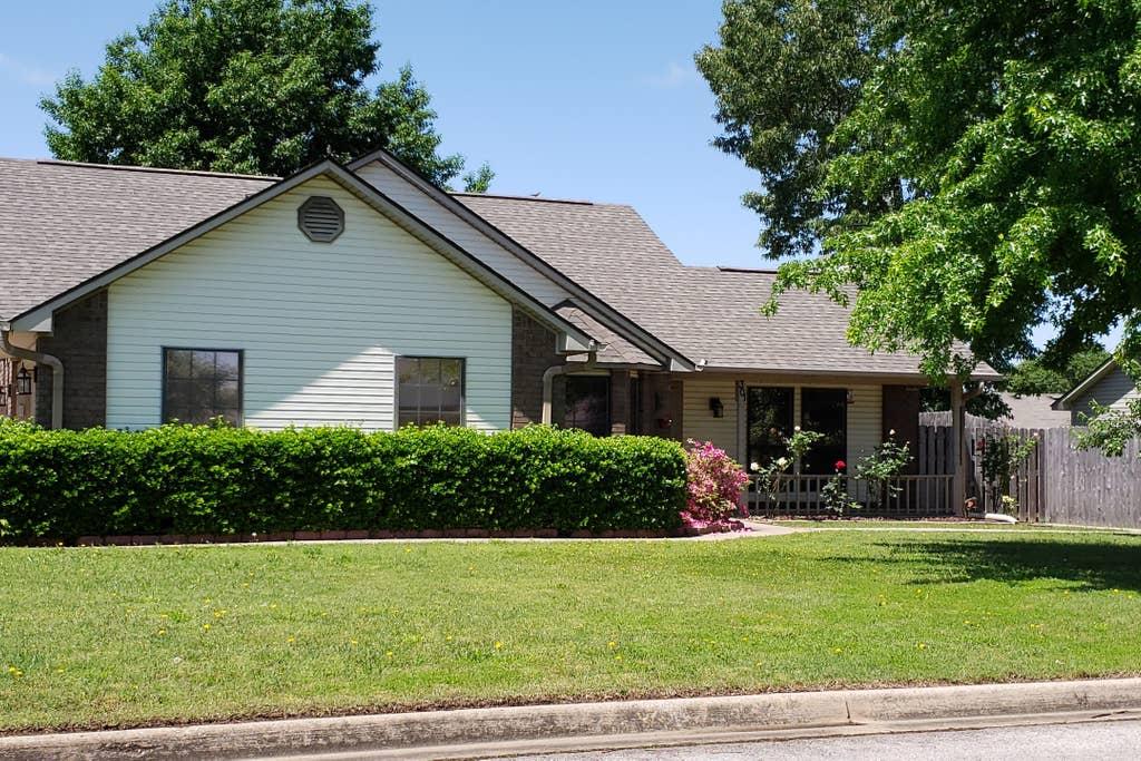 Booneville Airbnb Rentals Pet Policy