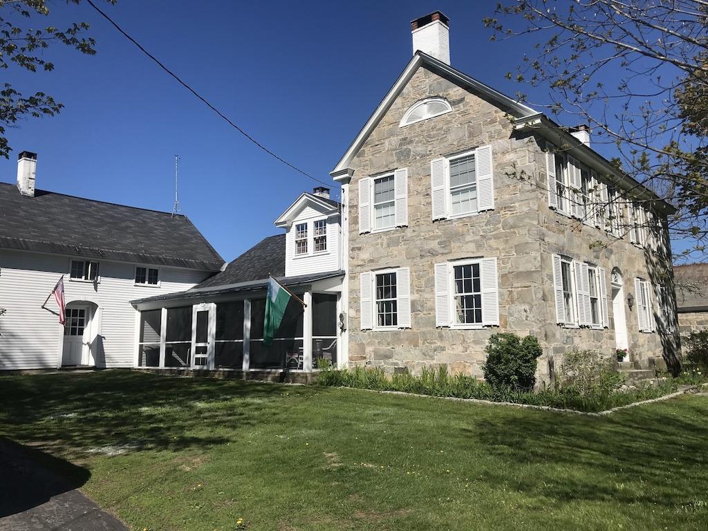 Stone House in Chester Pet Policy