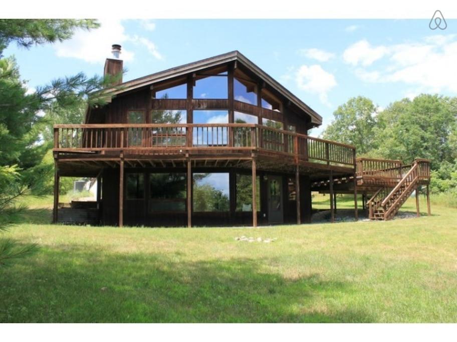 Waupaca Airbnb Rentals Pet Policy