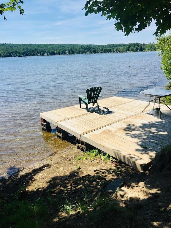 Pet Friendly King's Cottage by the Lake