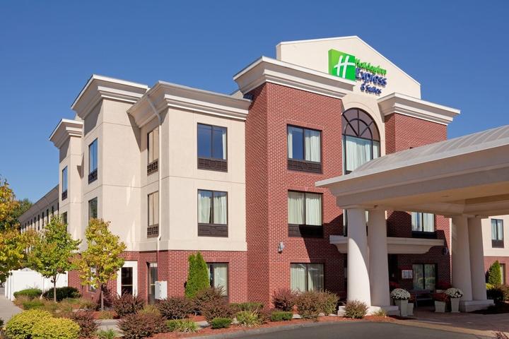 Pet Friendly Holiday Inn Express Hotel & Suites Manchester Airport an IHG Hotel