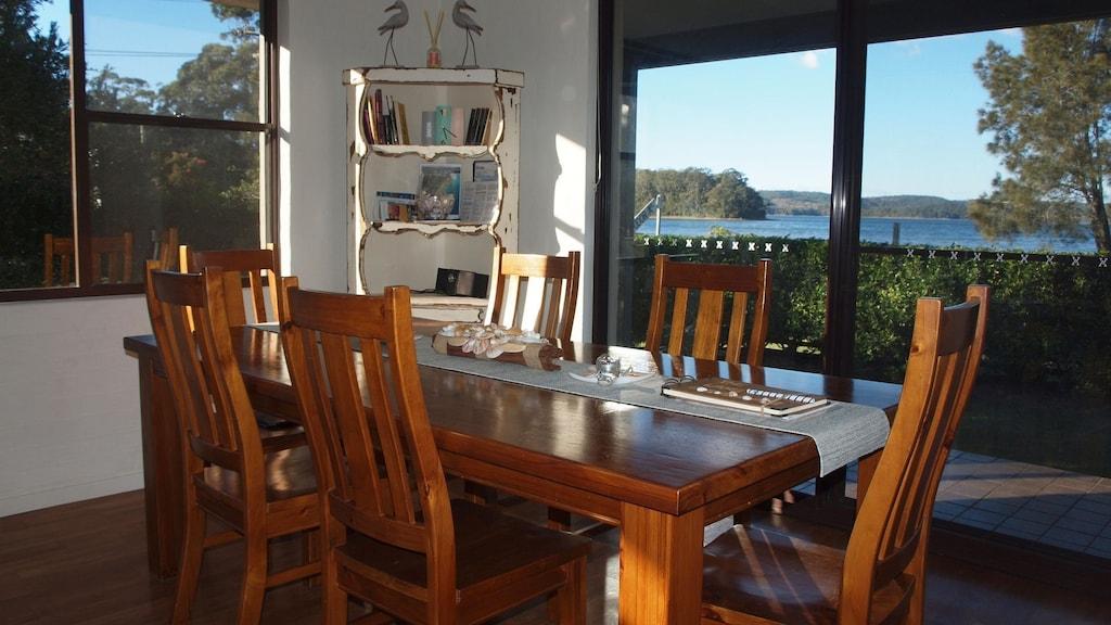 Pet Friendly The Lake Escape Near Forster