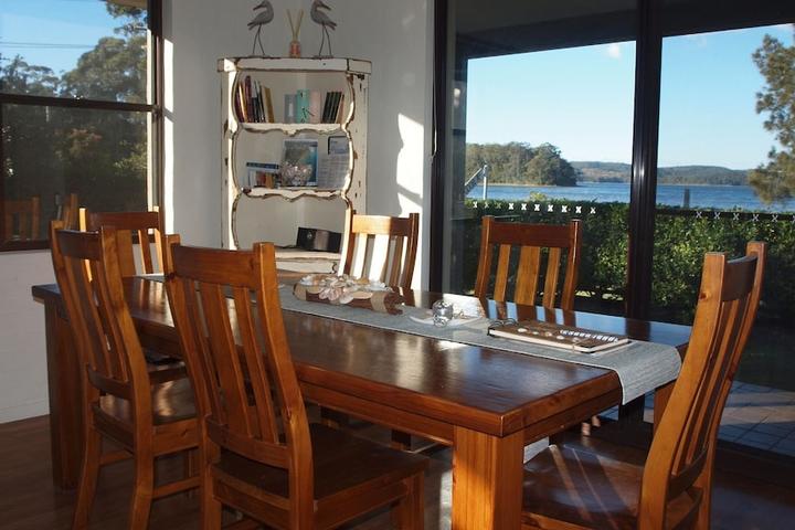 Pet Friendly The Lake Escape Near Forster
