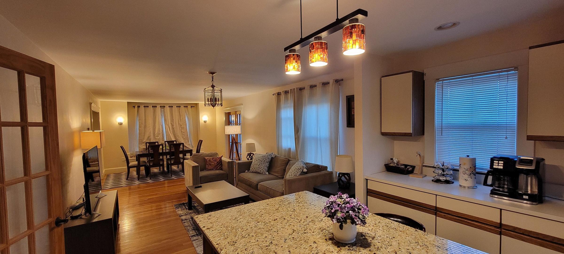 Pet Friendly Hard to Beat Luxury in Amazing Location