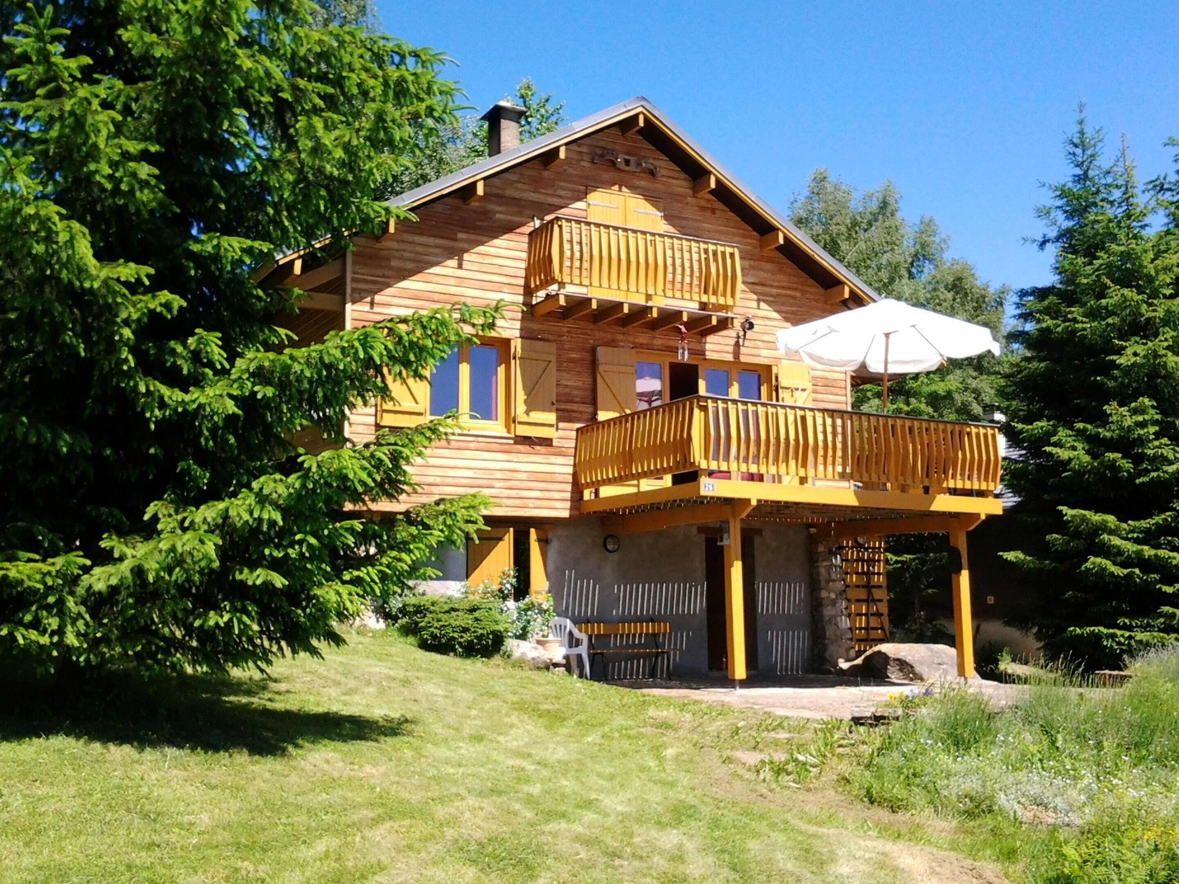 Pet Friendly 4/4 Chalet with Fireplace