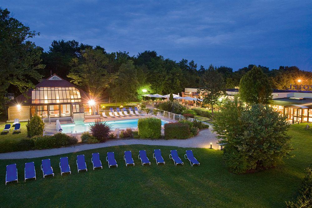 Novotel Fontainebleau Ury Pet Policy